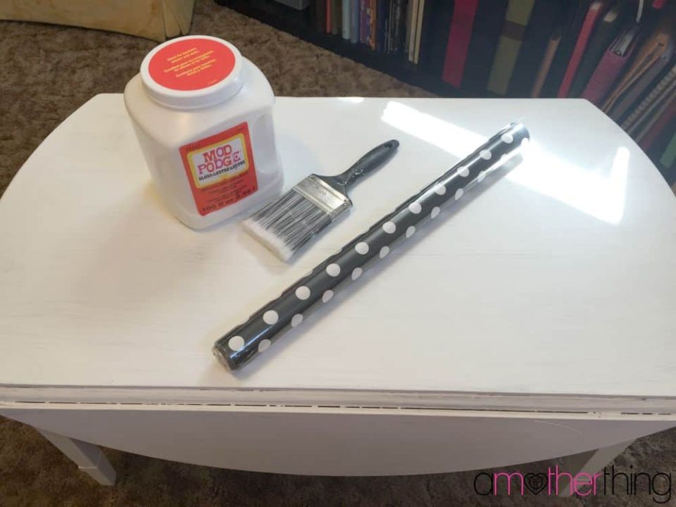 Amazing $5 Table ReVamp Using Mod Podge and Wrapping Paper | It's a ...